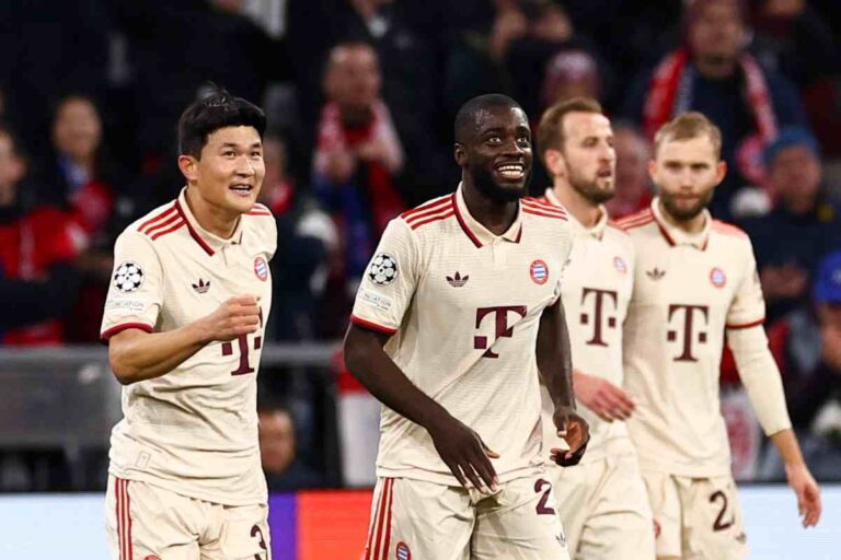 Kim con i compagni al Bayern
