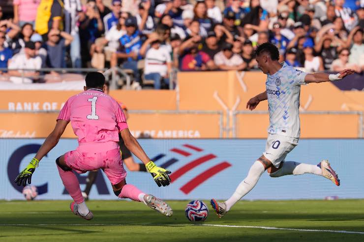 Fiorentina su Sebastiano Esposito