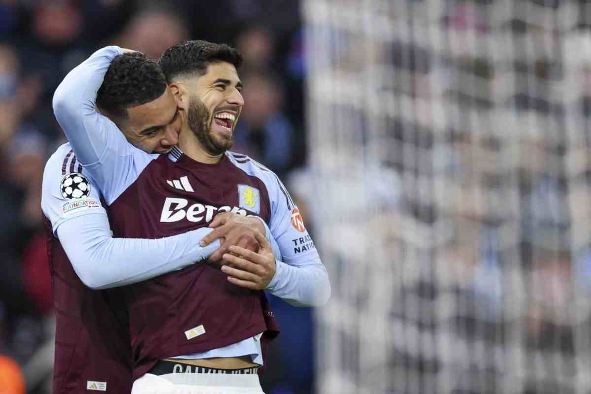Asensio con l'Aston Villa