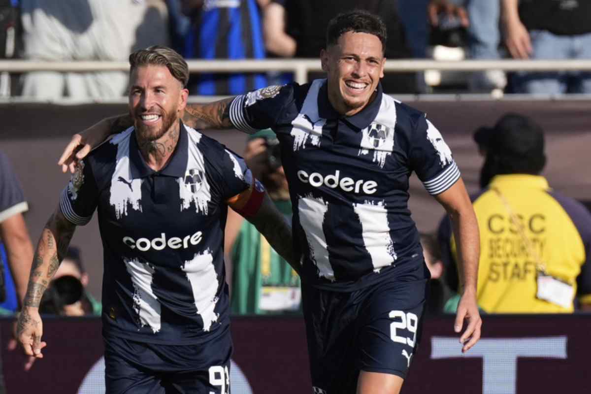 Sergio Ramos esulta