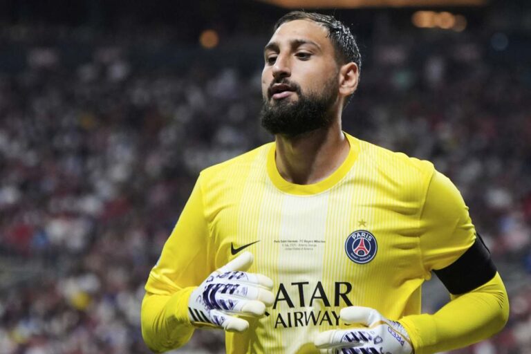 Donnarumma serio