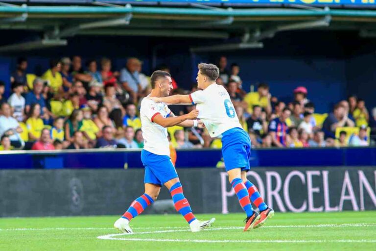 Ferran Torres abbraccia Gavi