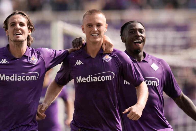 Kean esulta con Gudmundsson