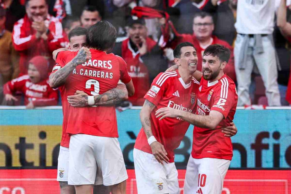 Kokcu Benfica esultanza