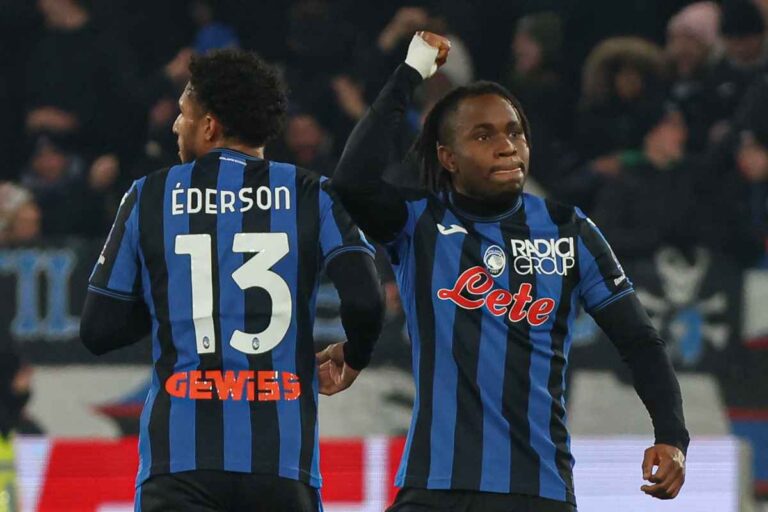 Lookman esulta dopo una rete