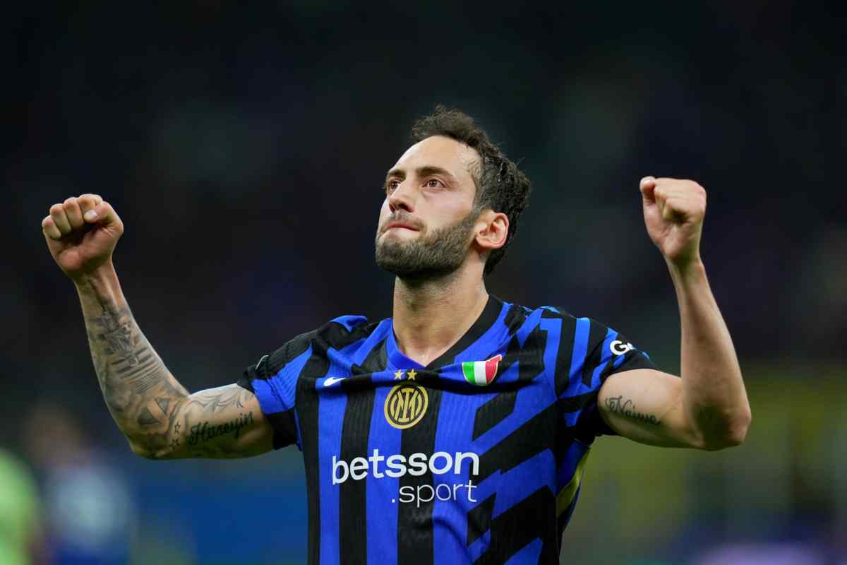 Calhanoglu esulta