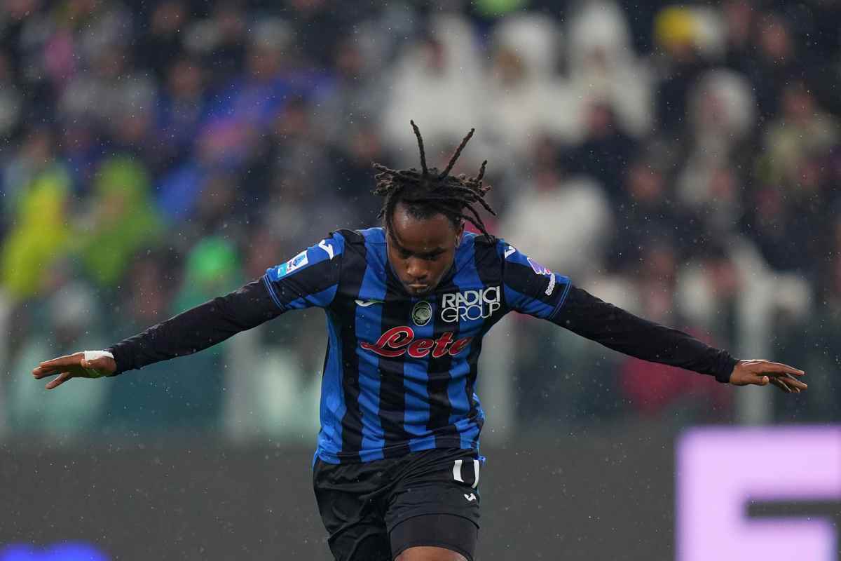Lookman esulta