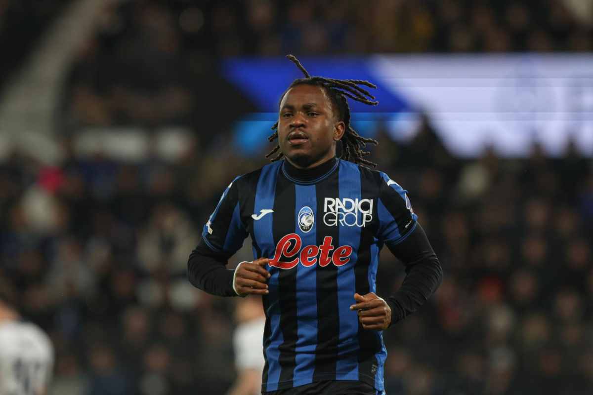 Lookman corre