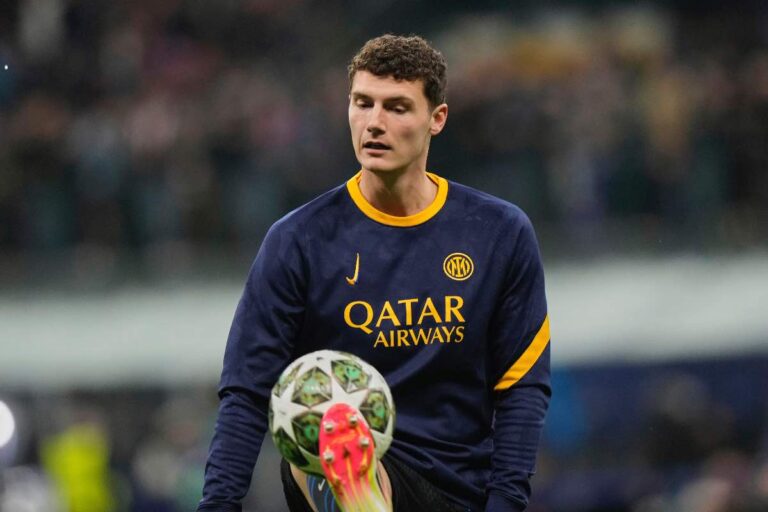 Inter, Pavard ai saluti: Marotta vira su Solet