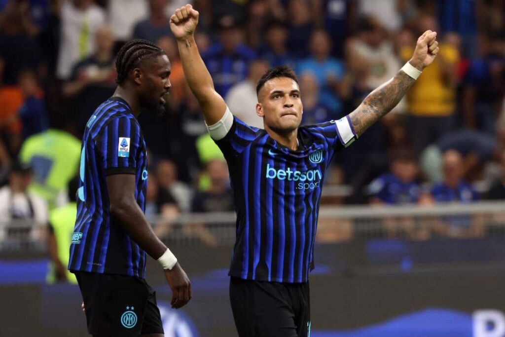 Lautaro esulta