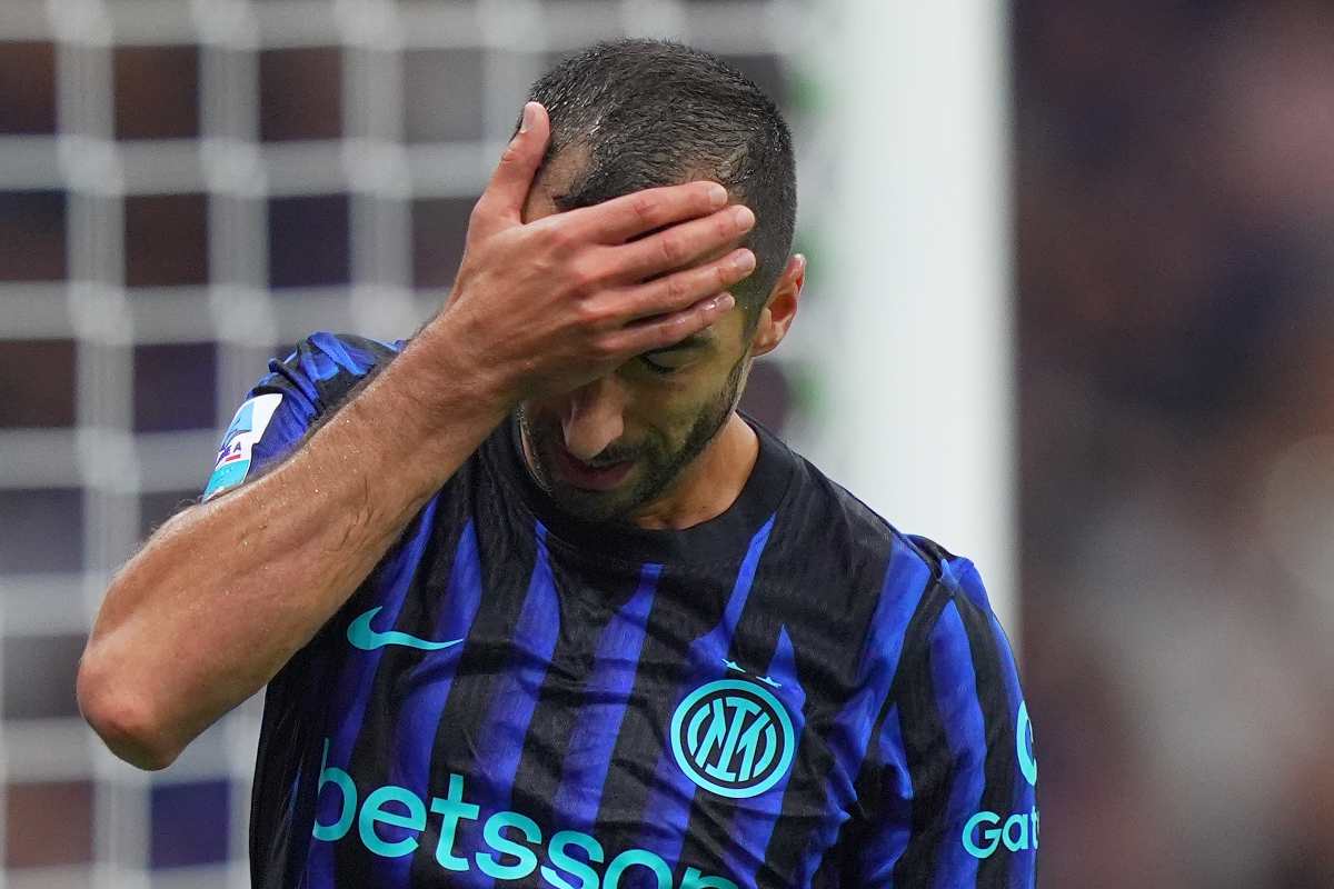 Il centrocampista dell'Inter Henrikh Mkhitaryan in primo piano