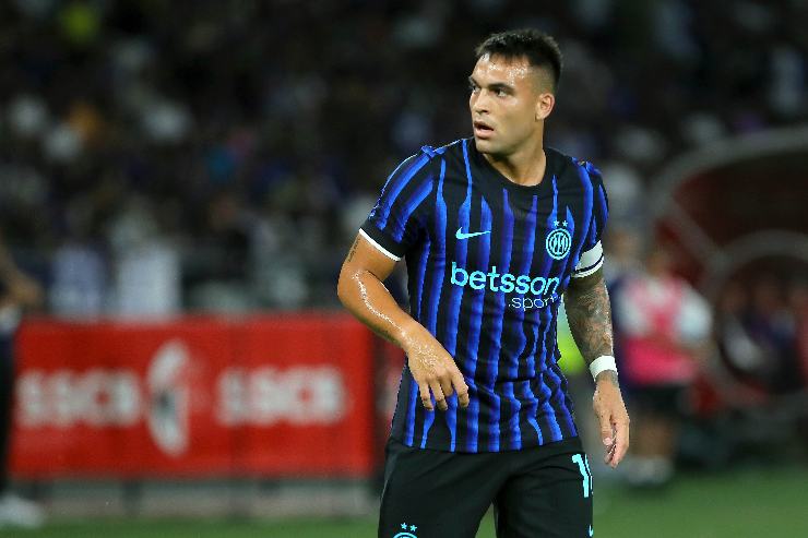 Il capitano dell'Inter Lautaro Martinez in primo piano