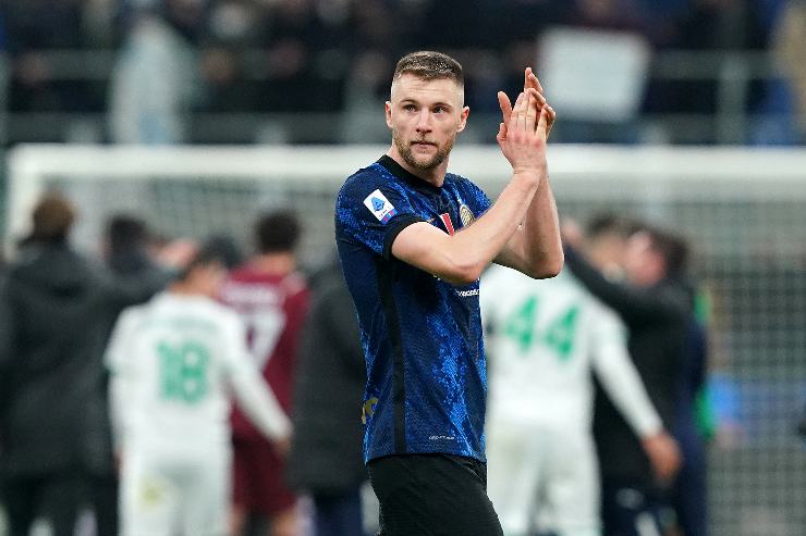 Il difensore slovacco Milan Skriniar in primo piano con la maglia dell'Inter
