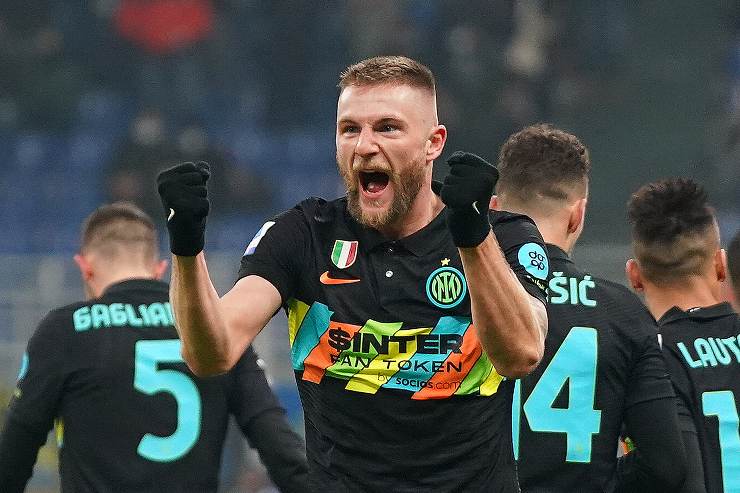 Il calciatore slovacco Milan Skriniar in primo piano, dopo aver segnato un gol con la maglia dell'Inter