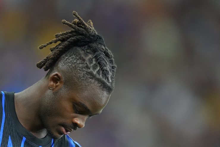 Bisseck con lo sguardo chino