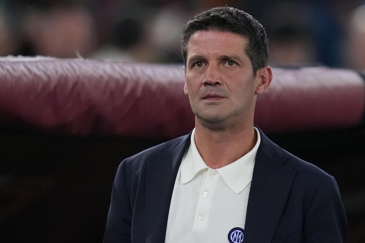 Chivu in panchina contro la Roma in campionato