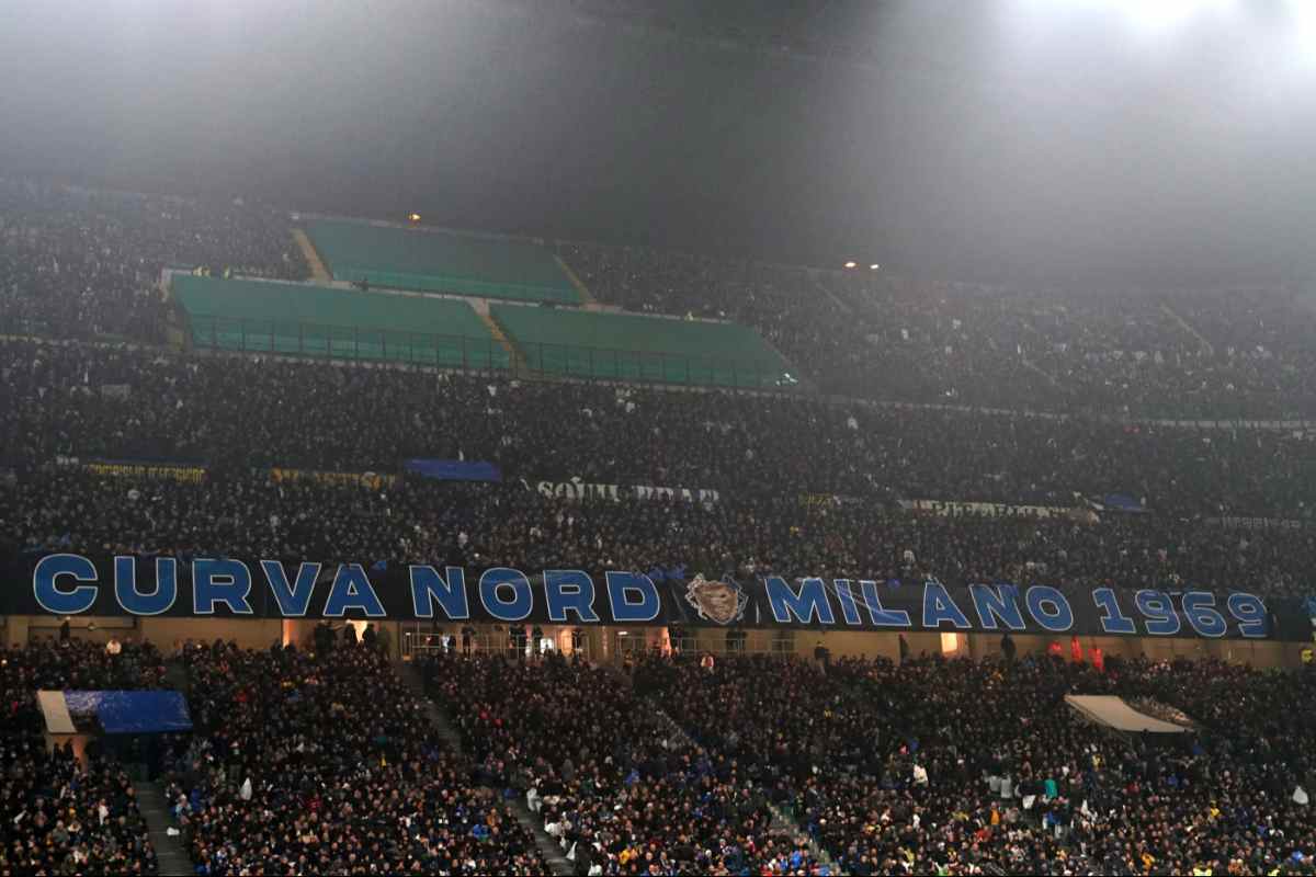 La Curva Nord dell'Inter prima di una partita di campionato allo stadio San Siro