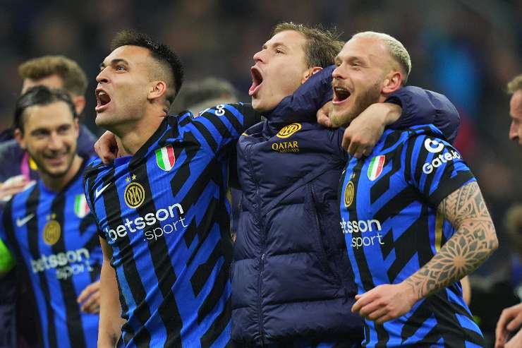 Lautaro, barella e Dimarco insieme abbracciati