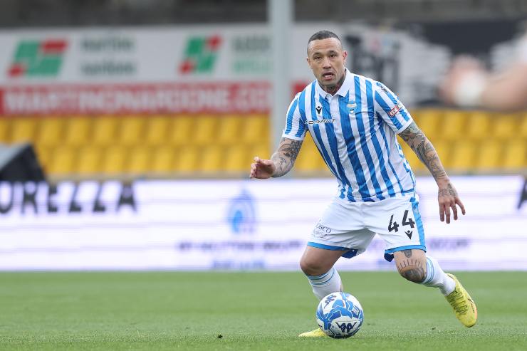 Radja Nainggolan in azione con la maglia della SPAL