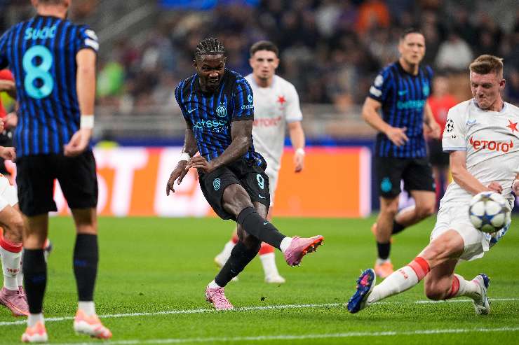 Thuram in campo con la maglia dell'Inter