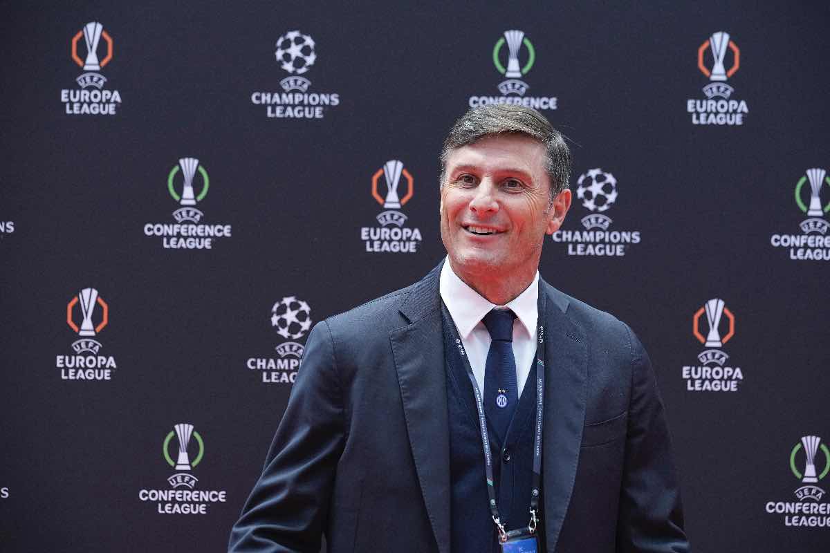 Javier Zanetti sul red carpet UEFA durante la stagione 2025/26, rappresentante dell’Inter.