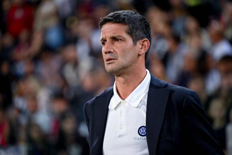 Chivu allenatore dell’Inter In primo piano