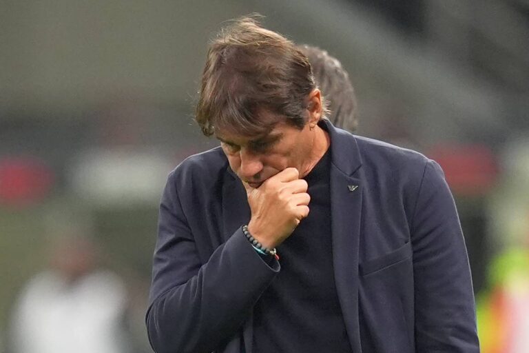 L'allenatore del Napoli Antonio Conte in primo piano