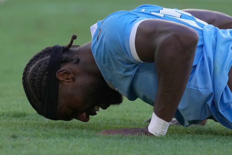 Nuno Tavares a terra dopo un contrasto durante una partita di Serie A 2025/26.