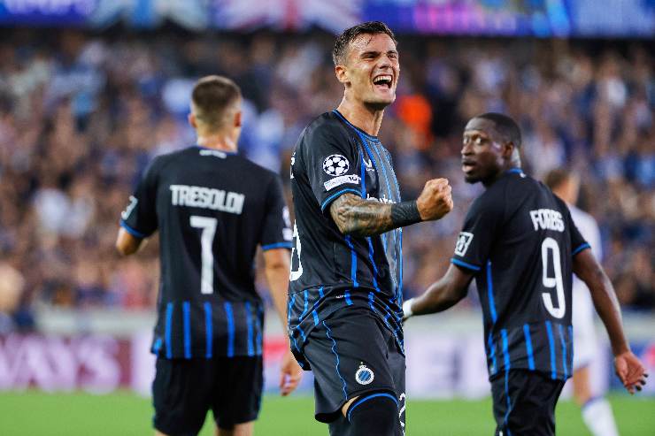 Il centrocampista Aleksandar Stankovic esulta dopo il gol messo a segno con la maglia del Club Brugge