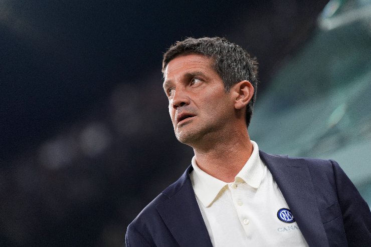 L'allenatore dell'Inter Cristian Chivu in primo piano
