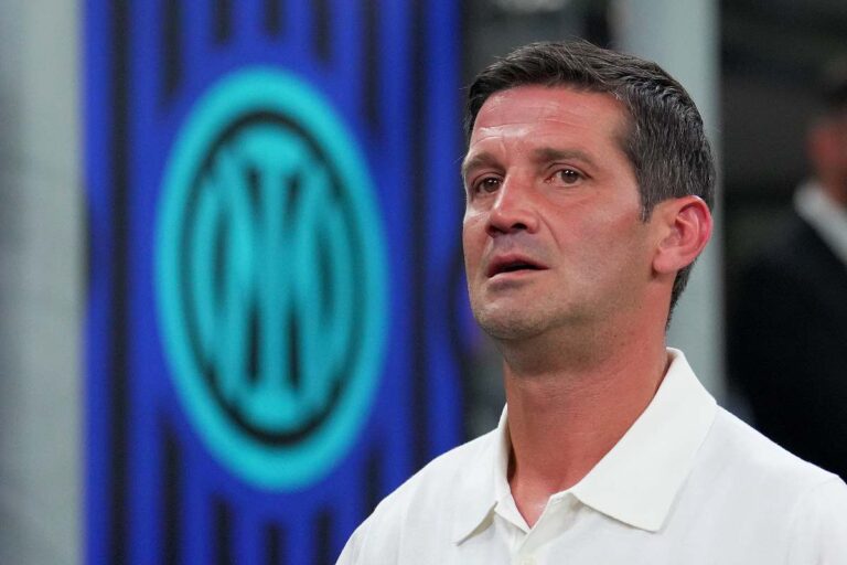 Il tecnico dell'Inter Cristian Chivu in primo piano