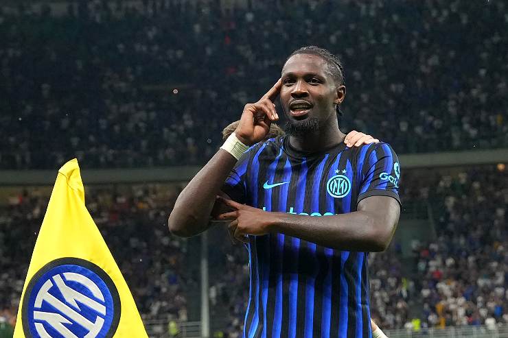 Marcus Thuram esulta dopo aver segnato un gol con la maglia dell'Inter