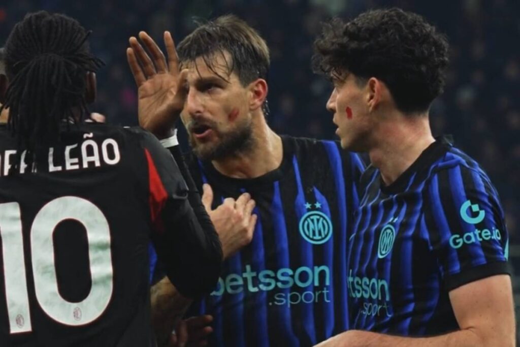 Acerbi e Leao discutono nel derby