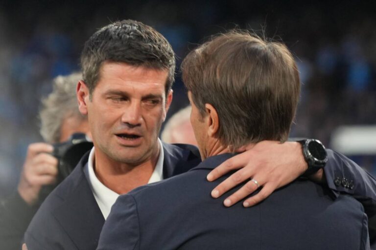 Chivu parla con Conte prima di Napoli - Inter