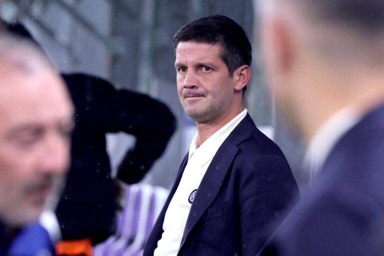Cristian Chivu sulla panchina dell'Inter