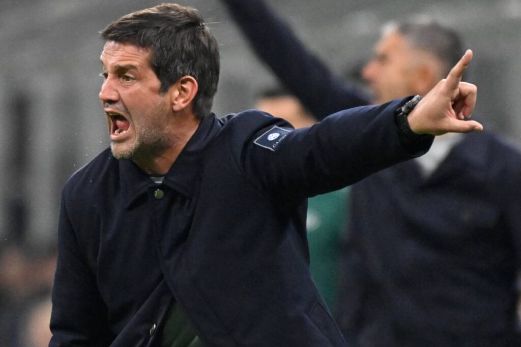 Chivu da indicazioni contro il Kairat allo Stadio Giuseppe Meazza