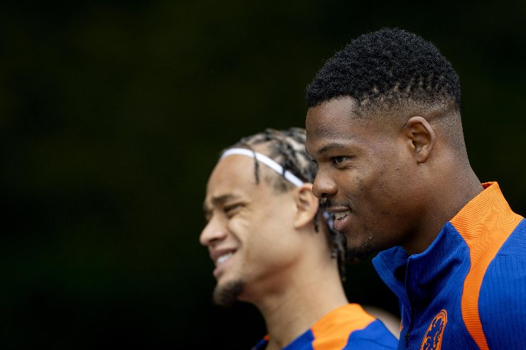 Dumfries sorride con l'Olanda