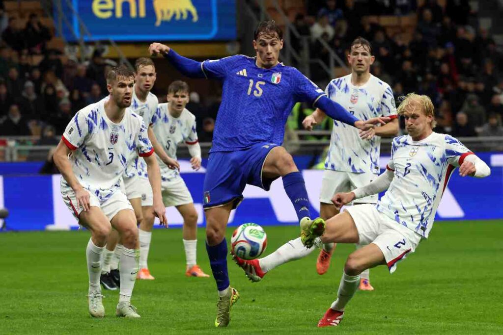 Pio Esposito con la Nazionale Italiana