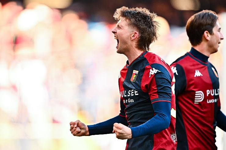 Frendrup mentre esulta con la maglia del Genoa