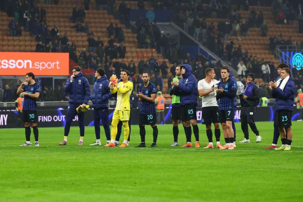 I giocatori dell'Inter in campo durante una partita di campionato allo stadio San Siro