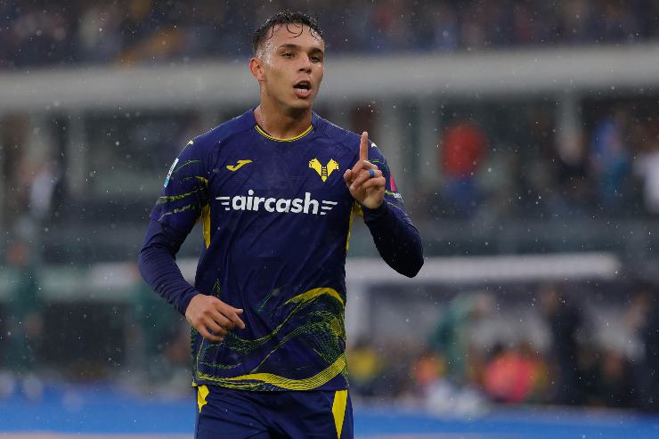 Giovane esulta dopo la rete all'Inter