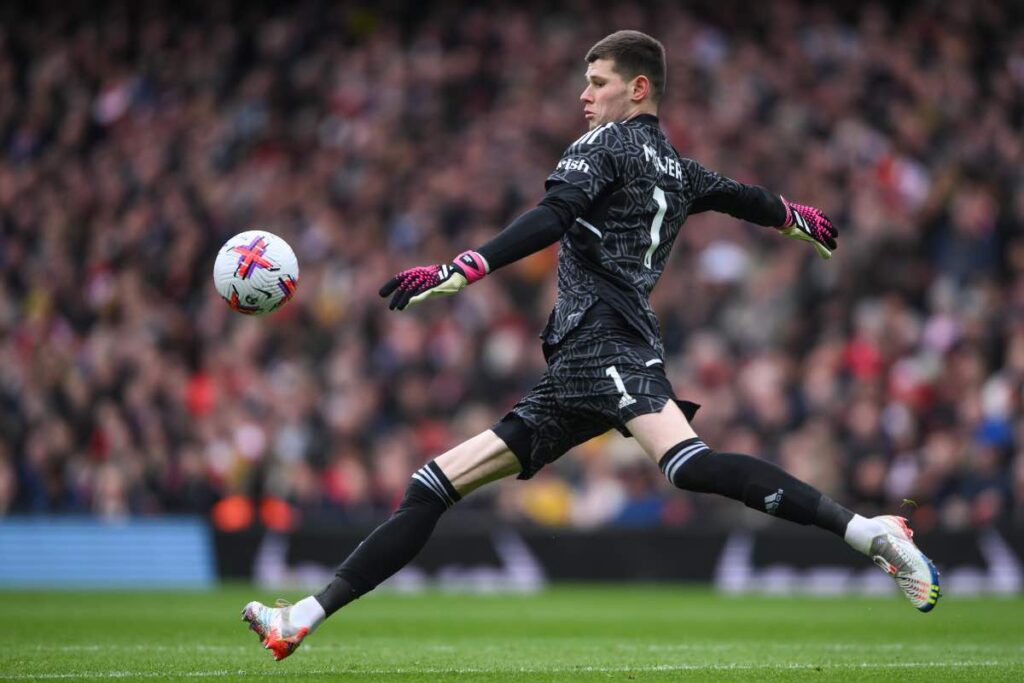 Inter, Illan Meslier rinvia il pallone