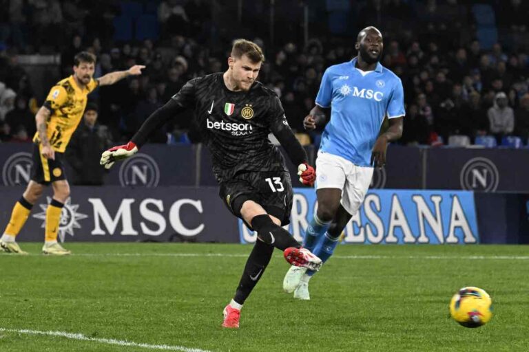 Inter, Josep Martinez in campo contro il Napoli