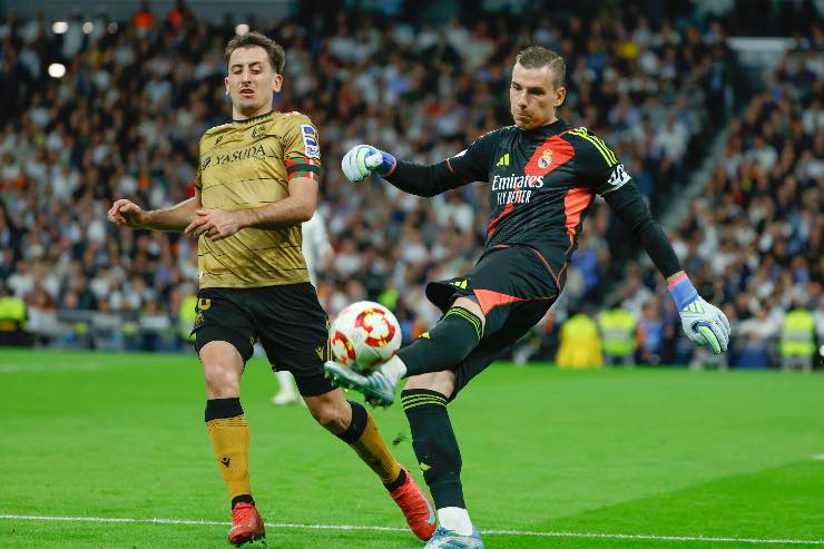 Inter, Lunin durante una gara del Real Madrid 