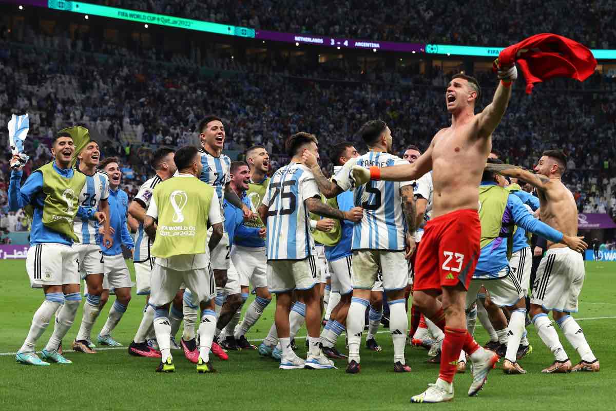 Inter, Martinez esulta con l'Argentina campione del mondo