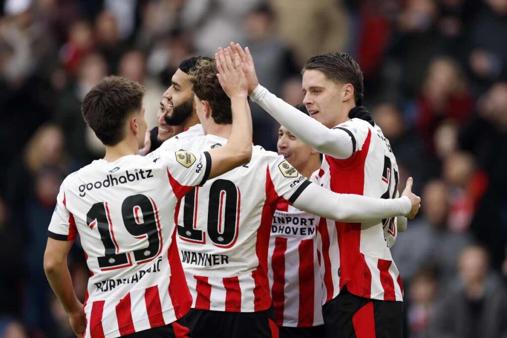 Inter, il PSV esulta dopo un gol