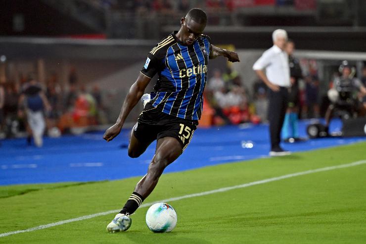 Idrissa Touré durante la sfida di campionato tra Roma e Pisa