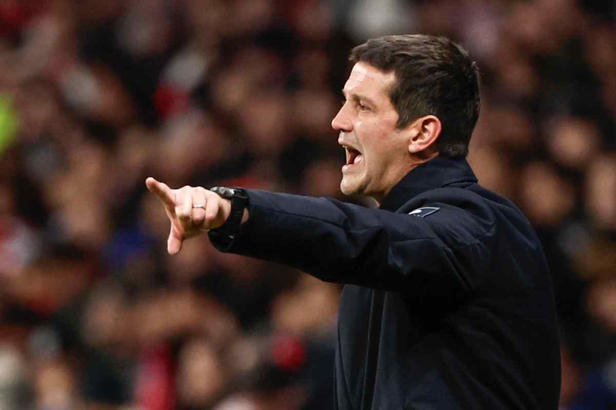 Chivu arrabbiato durante la partita dell'Inter contro l'Atletico Madrid