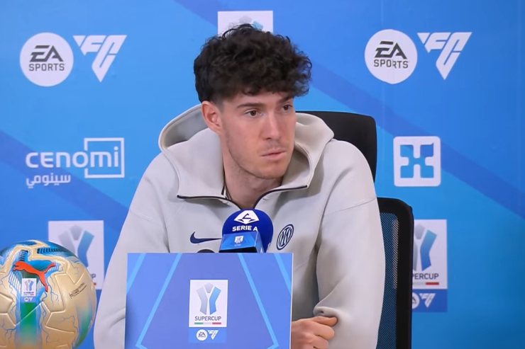 Alessandro Bastoni durante la conferenza stampa alla vigilia della semifinale di Supercoppa tra Bologna ed Inter