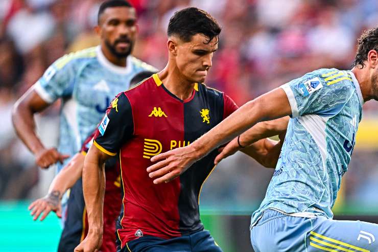 Carboni in azione contro la Juventus